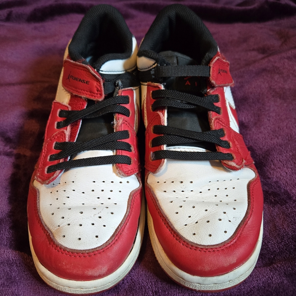 Air Jordan 1 Low Flyease Size 7Y